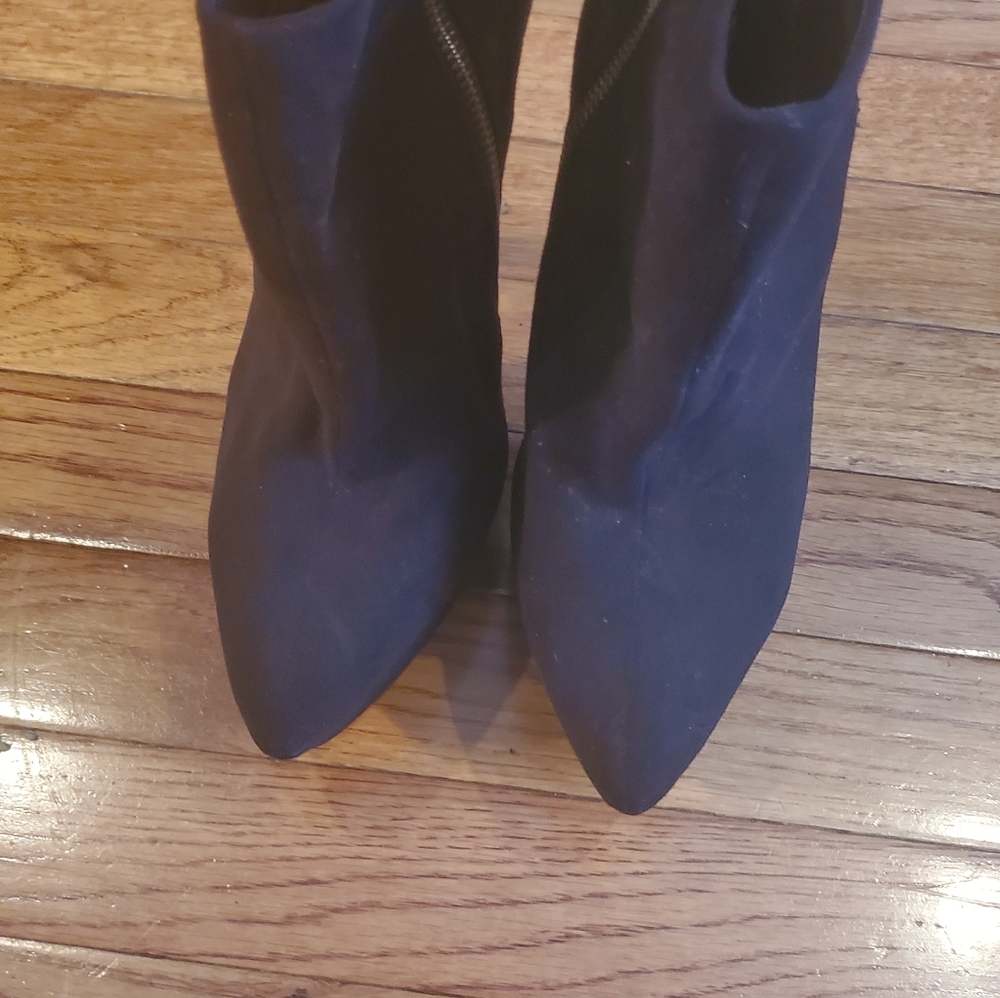 Shoes - Picture 2 of 2